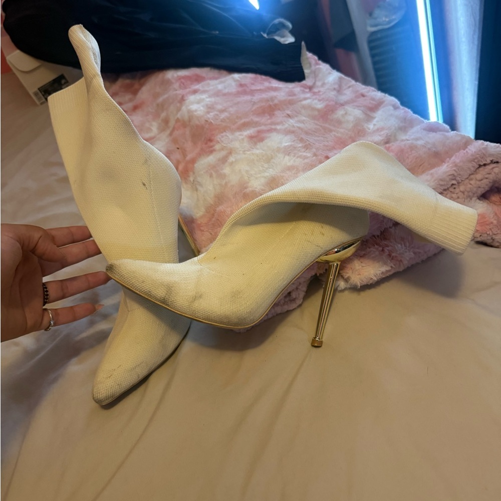 Elegant White Stiletto Heel Boots